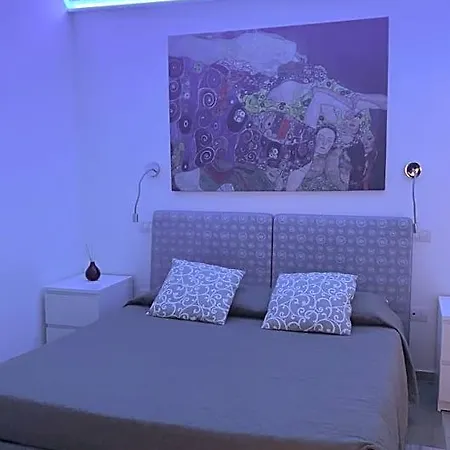 Bed & Breakfast 26 -