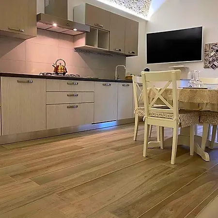 26 - Bed & Breakfast 3*